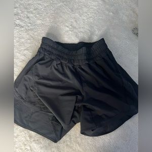 Lululemon track that hr shorts